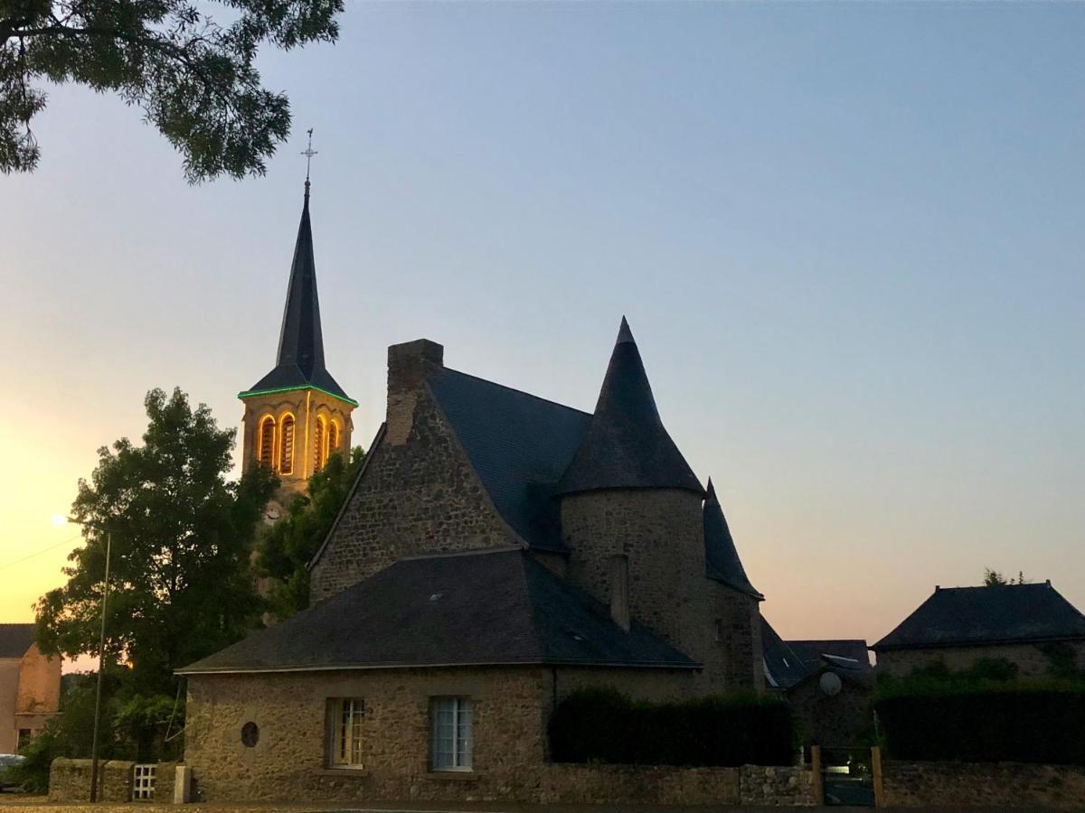 Soulgé-sur-ouette Manoir De La Grand'Cour Bed & Breakfast エクステリア 写真